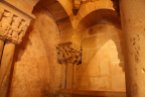 Detalle del capitel interior del baldaquino izquierdo de la Iglesia del Monasterio de San Juan de Duero, Soria.