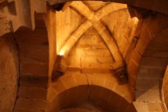 Detalle del interior de la cúpula del baldaquino izquierdo de la Iglesia del Monasterio de San Juan de Duero, Soria.