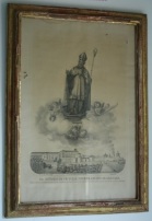Antiguo documento enmarcado de la capilla del Hotel La Marquesa.